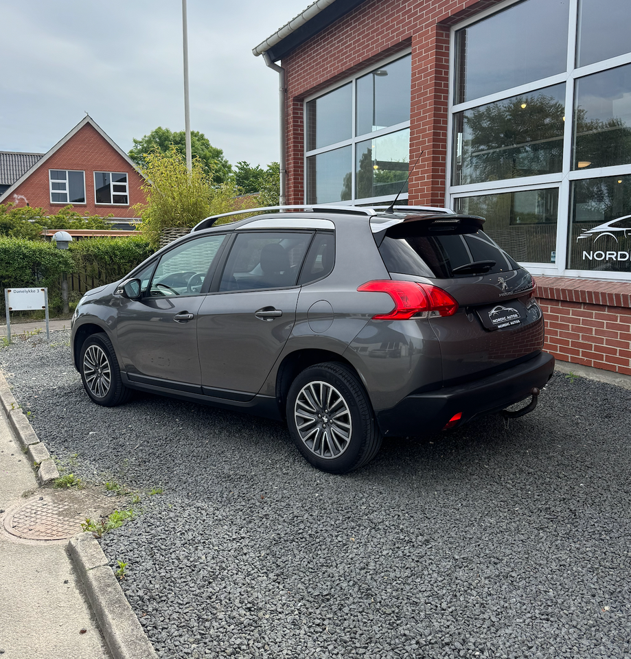Peugeot 2008 1,2 VTi 82 Active Sky 5d