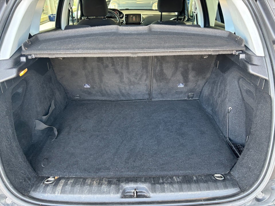 Peugeot 2008 1,2 VTi 82 Active 5d
