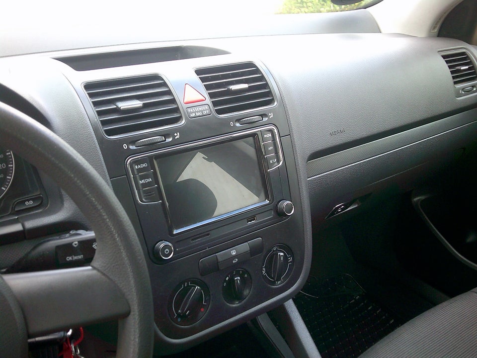 VW Golf V 1,6 FSi Comfortline 5d