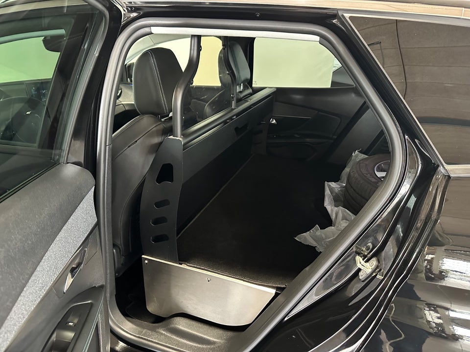 Peugeot 3008 1,6 Hybrid Allure Pack EAT8 Van 5d