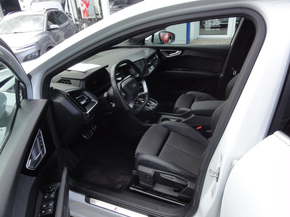 Audi Q4 e-tron 40 S-line 5d