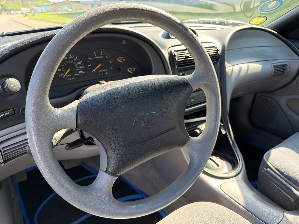 Ford Mustang 3,8 V6 Coupé aut. 2d