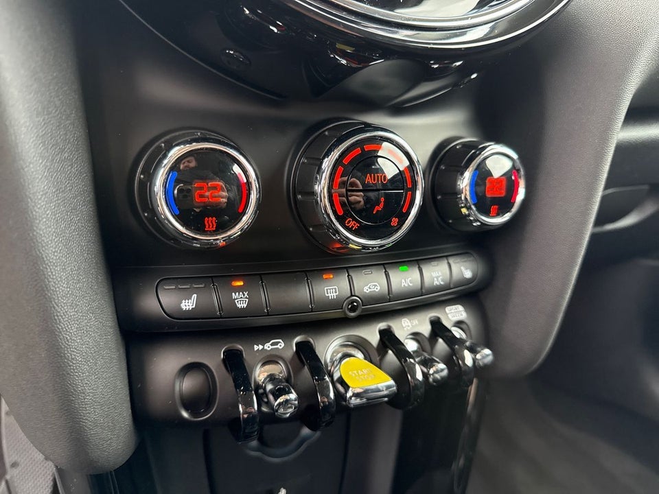 MINI Cooper SE Essential 3d