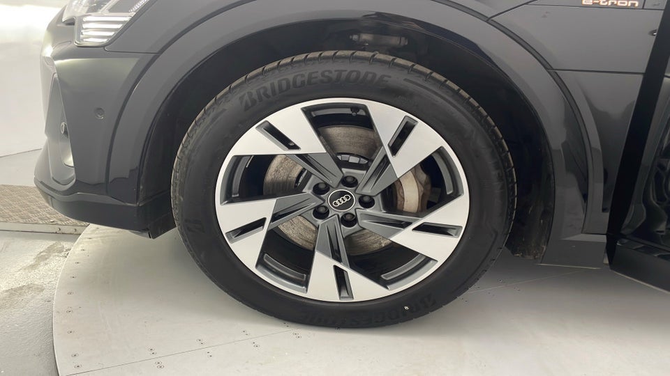 Audi e-tron 55 S-line quattro 5d