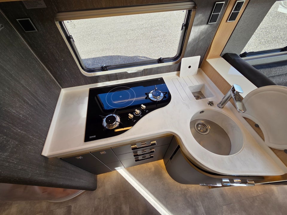 Hymer B-ML I880 2,0 CDi 170 aut. 2d