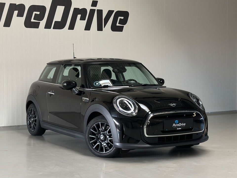 MINI Cooper SE Essential 3d