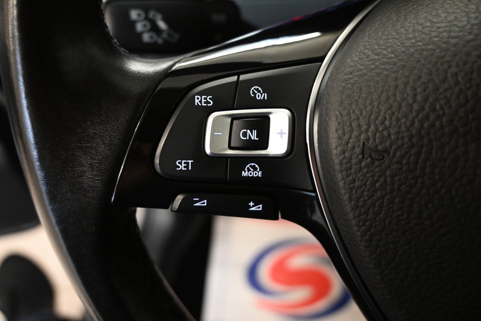 VW Golf VII 1,4 TSi 140 R-line DSG BMT 5d