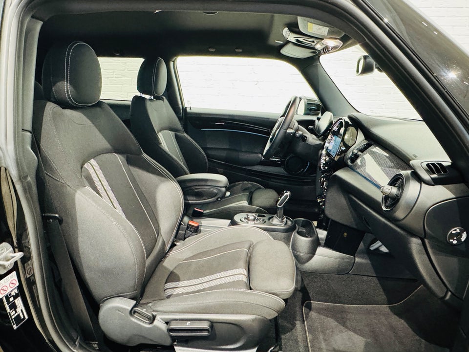 MINI Cooper SE Classic Trim 3d