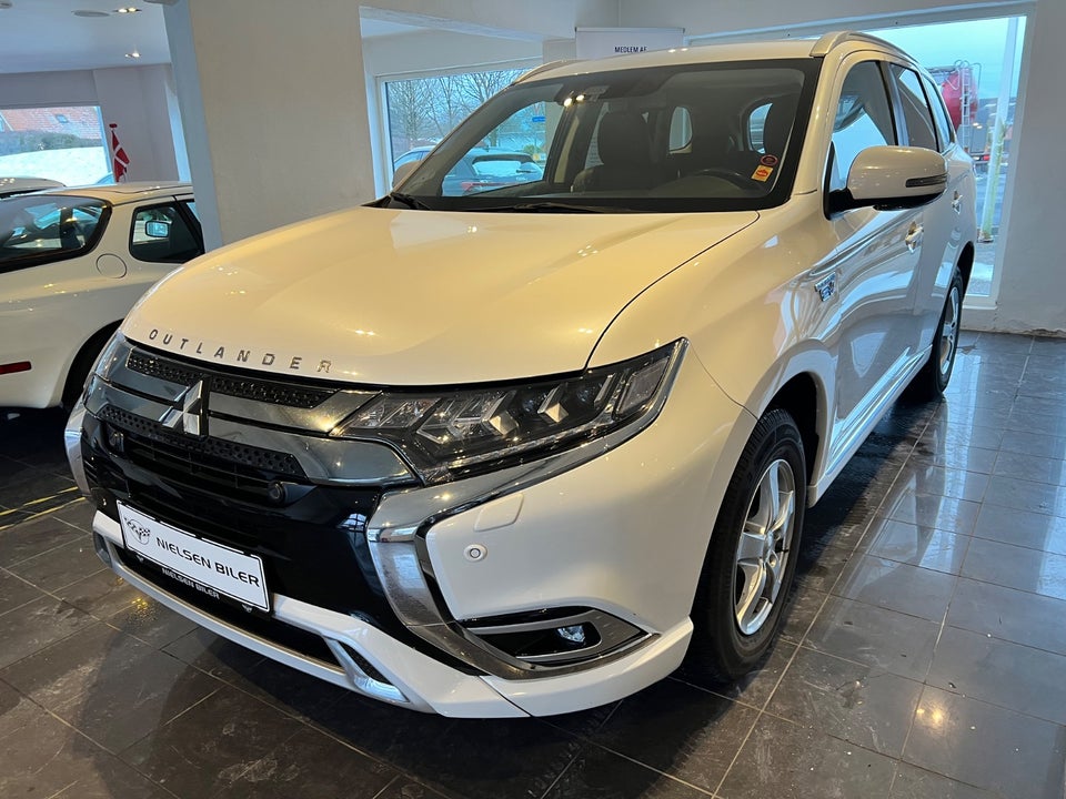 Mitsubishi Outlander 2,4 PHEV Intense CVT 4WD 5d