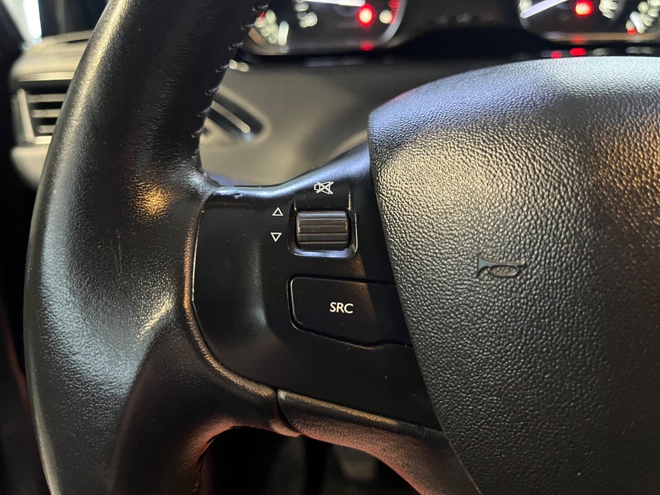 Peugeot 208 1,6 BlueHDi 100 Desire 5d