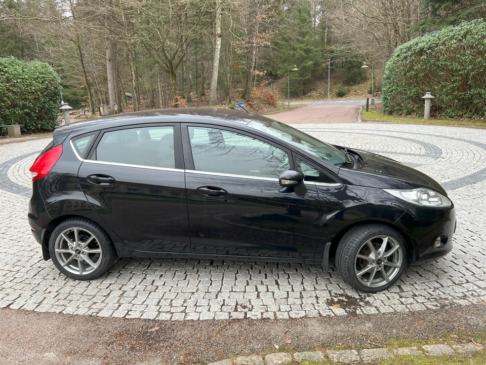 Ford Fiesta 1,4 TDCi 70 Titanium 5d