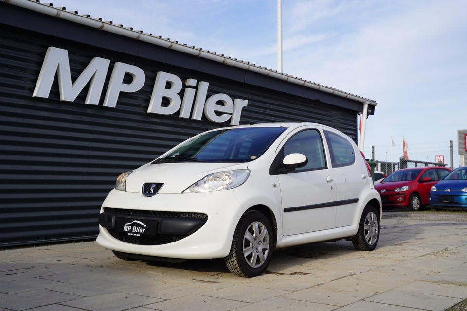 Peugeot 107 1,0 Urban 5d