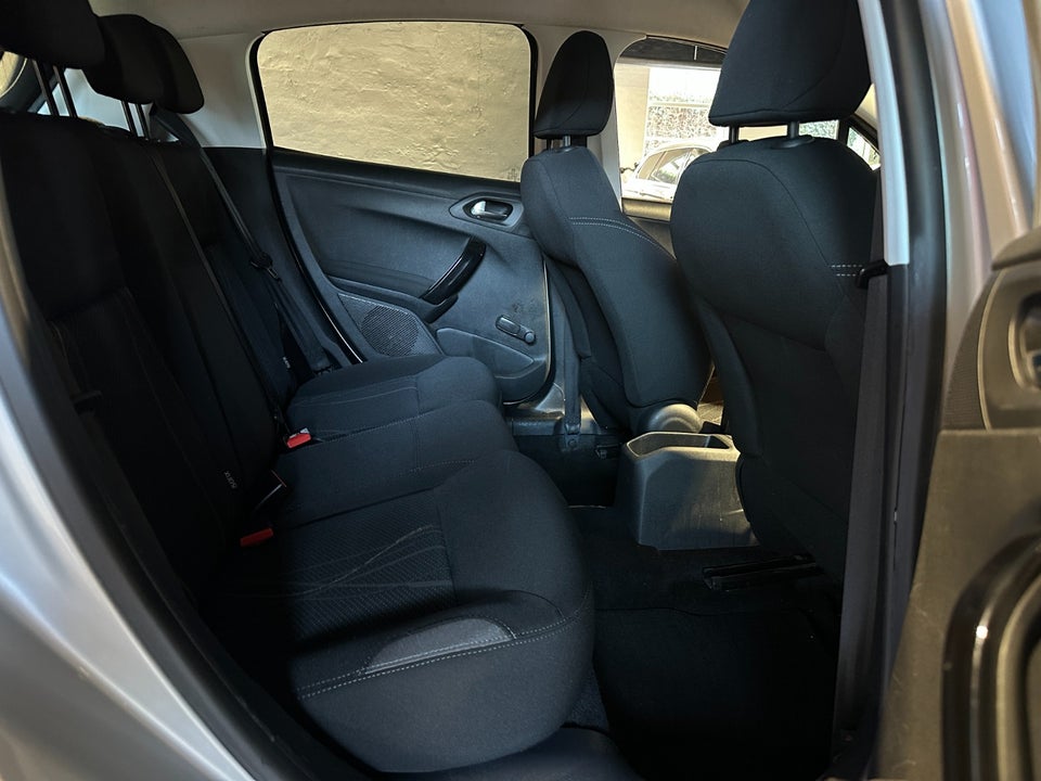 Peugeot 208 1,2 VTi 82 Active GO 5d