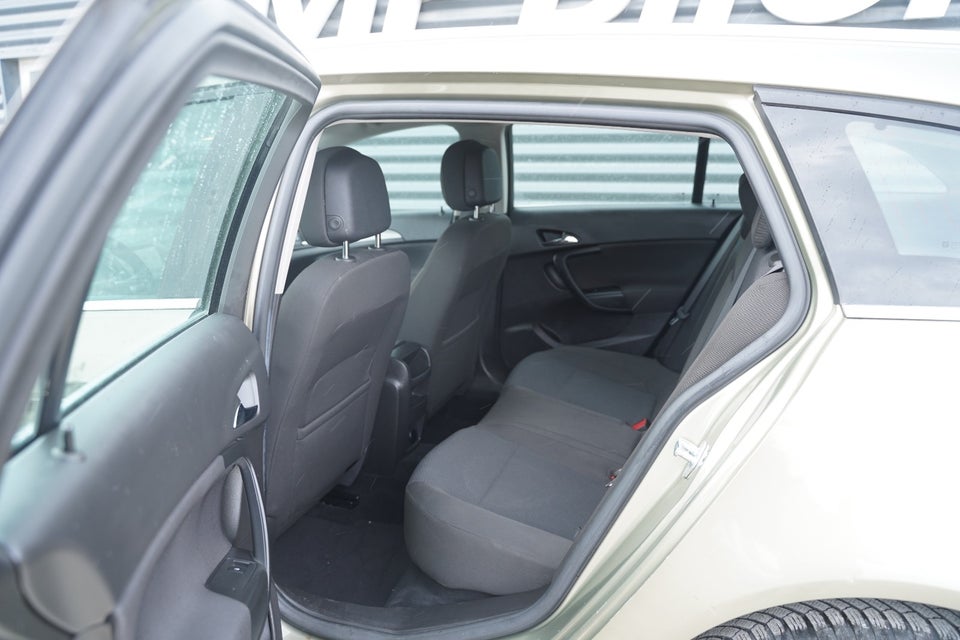 Opel Insignia 1,4 T 140 Edition Sports Tourer eco 5d