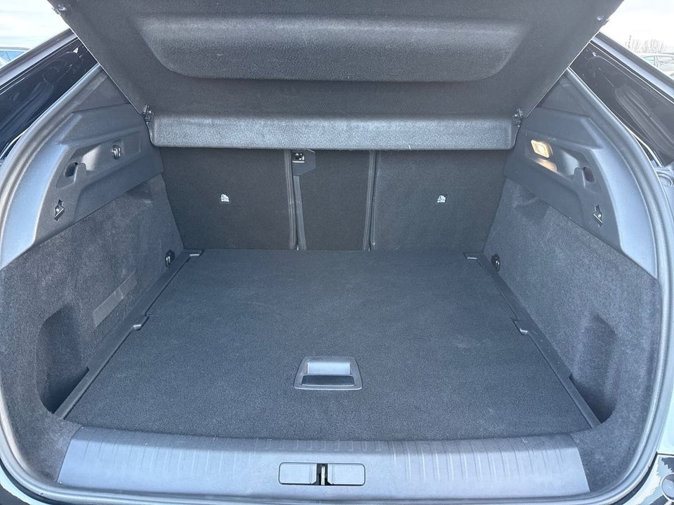 Peugeot e-3008 77 GT Pack 5d