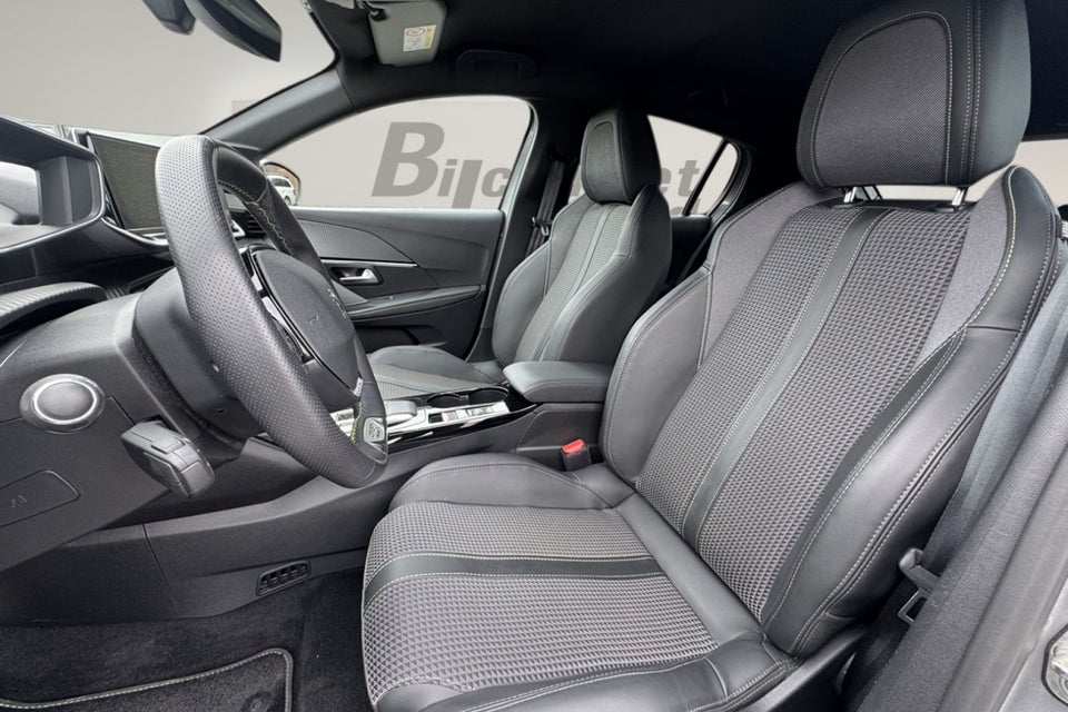 Peugeot e-208 50 GT 5d