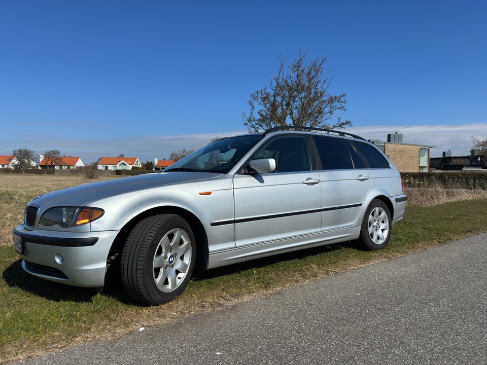 BMW 320i 2,2 Touring aut. 5d
