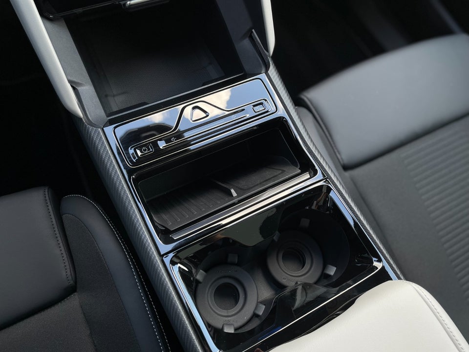 Ford Explorer 84 Premium Extended Range AWD 5d