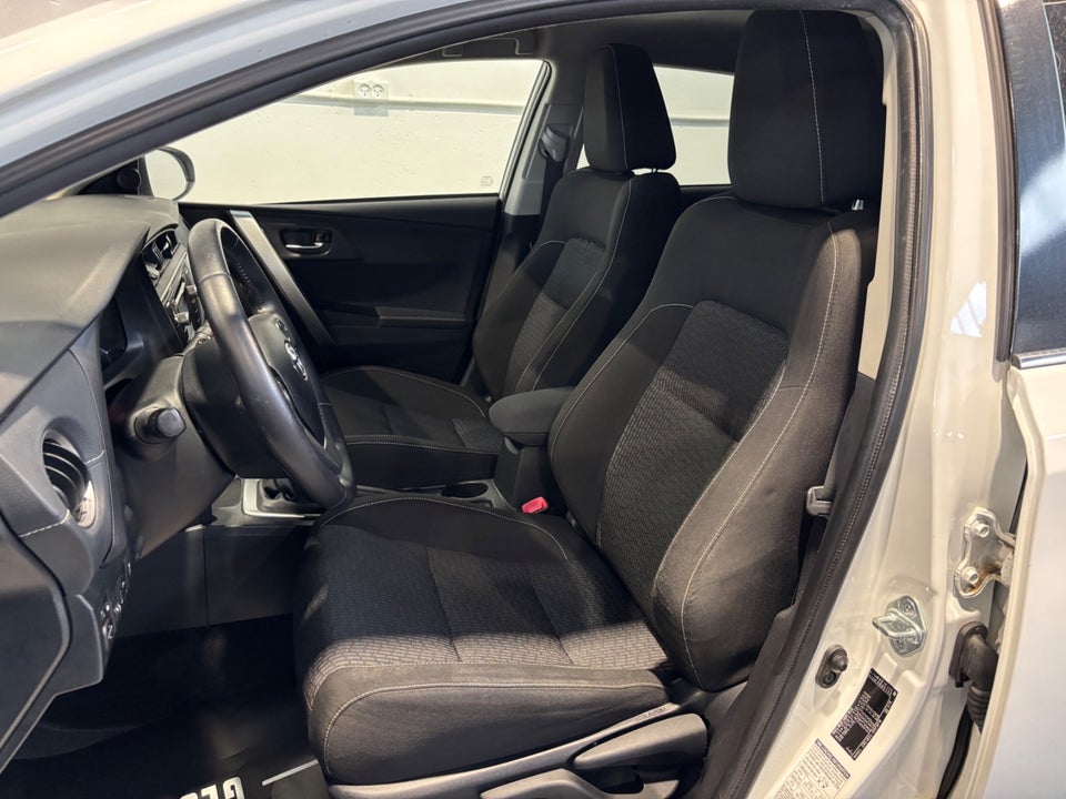 Toyota Auris 1,6 T2 5d