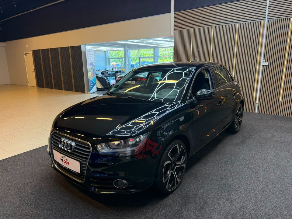 Audi A1 1,6 TDi 90 Attraction Sportback 5d