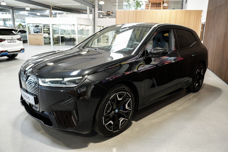 BMW iX xDrive40 Sport 5d