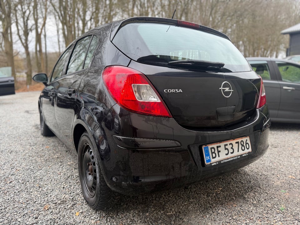 Opel Corsa 1,2 16V Cosmo 5d