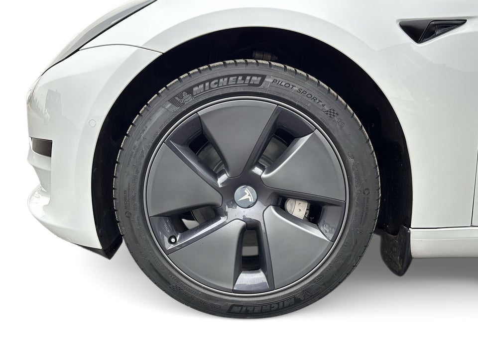 Tesla Model 3 Standard Range+ RWD 4d