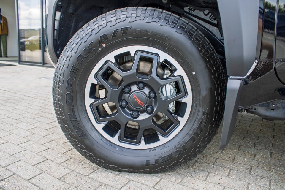 Toyota Tacoma 2,4 Hybrid Off-Road Premium aut. 4x4 4d