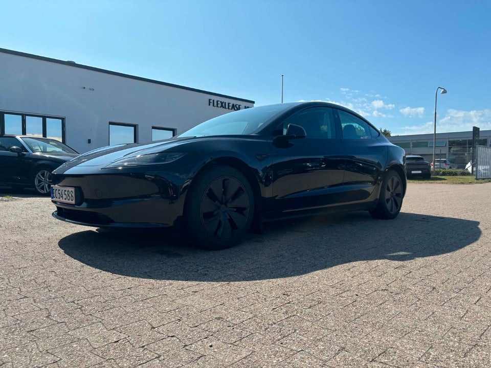 Tesla Model 3 RWD 4d