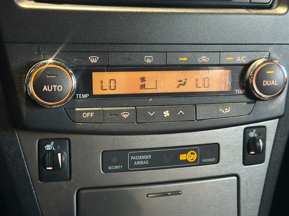 Toyota Avensis 2,0 VVT-i T2 stc. E-CVT 5d