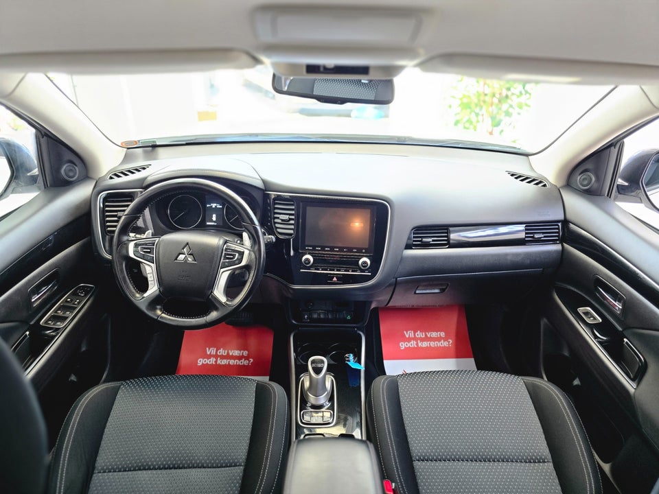 Mitsubishi Outlander 2,4 PHEV Inform+ CVT 4WD 5d