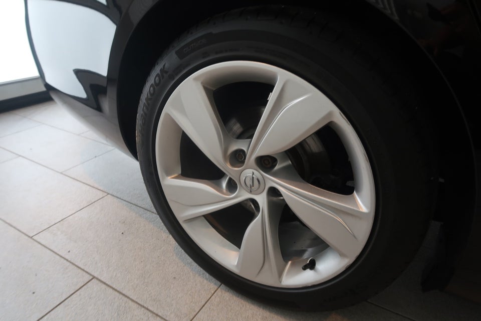 Opel Insignia 1,6 T 200 Dynamic Sports Tourer 5d