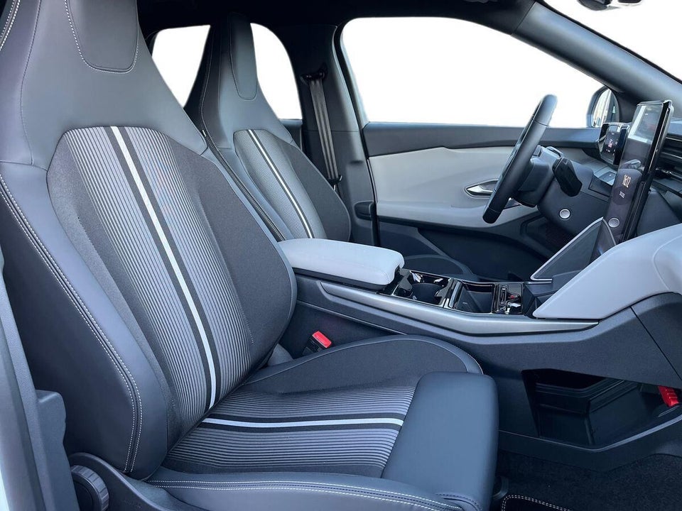 Ford Capri 77 Select Extended Range 5d