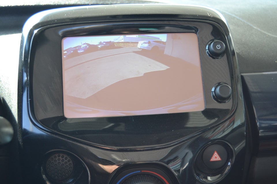 Toyota Aygo 1,0 VVT-i x-wave Sky 5d