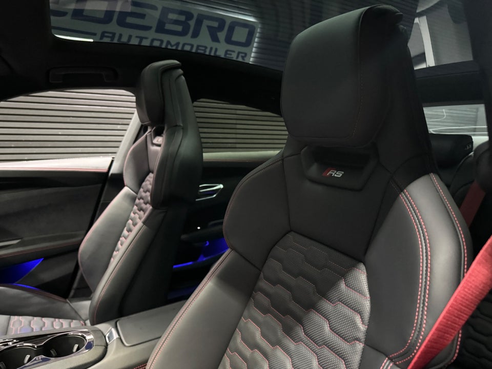 Audi RS e-tron GT quattro 4d