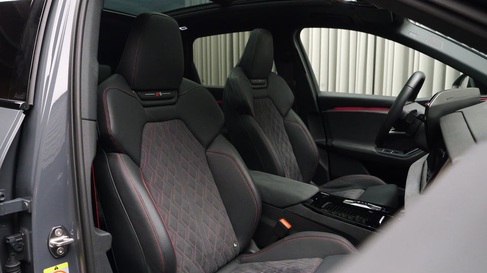 Audi Q6 e-tron Ultra quattro 5d