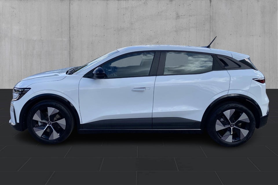 Renault Megane E-Tech 40 Equilibre 5d