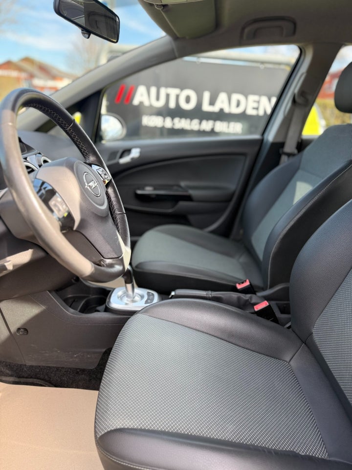 Opel Corsa 1,2 16V Cosmo aut. 5d