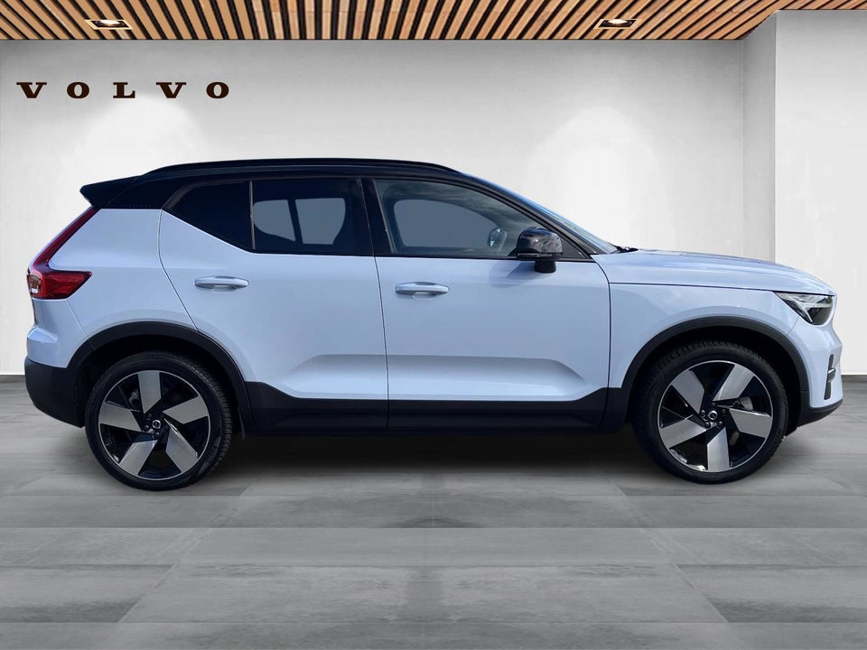 Volvo XC40 ReCharge Extended Range Plus 5d