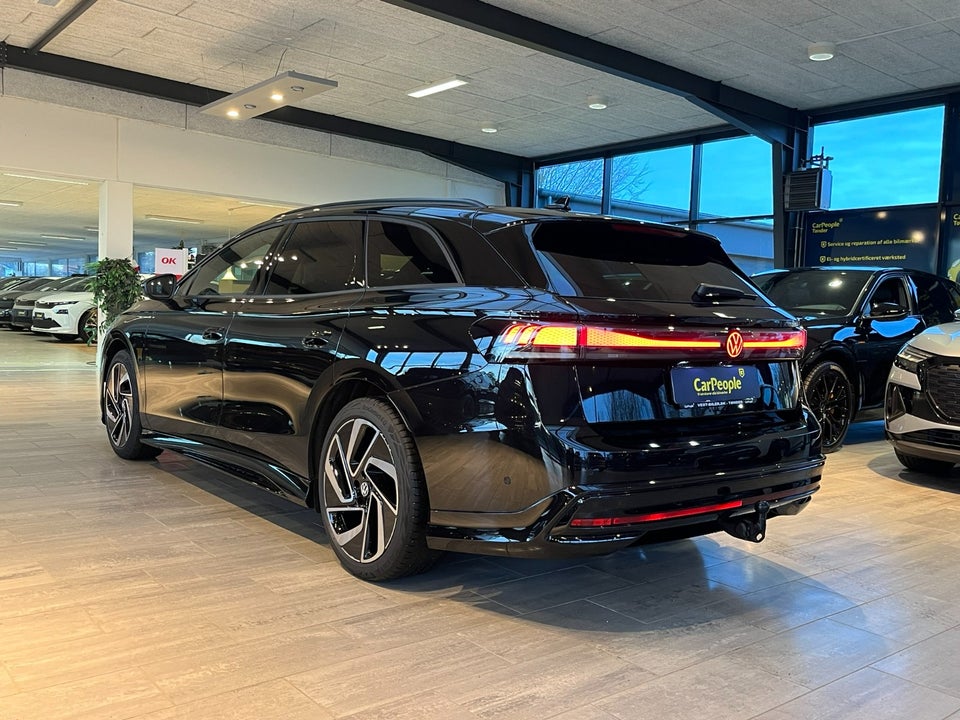 VW ID.7 77 Style+ Tourer 5d