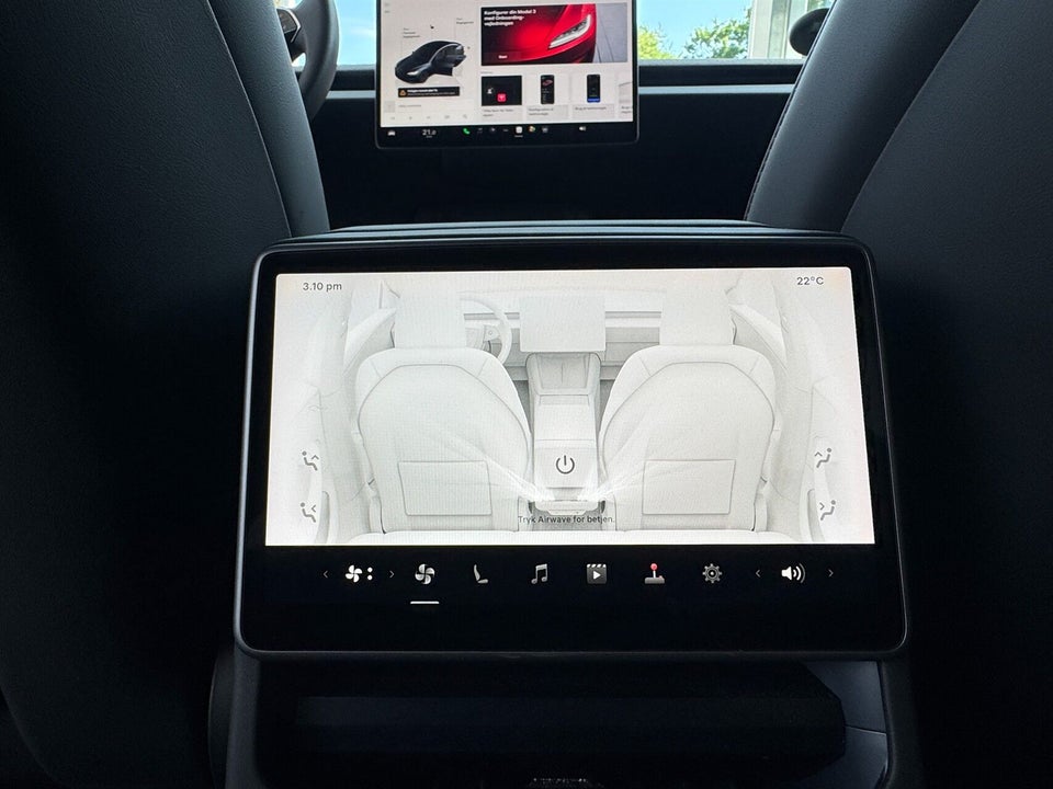 Tesla Model 3 Long Range AWD 4d