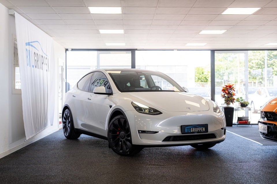 Tesla Model Y Performance AWD 5d