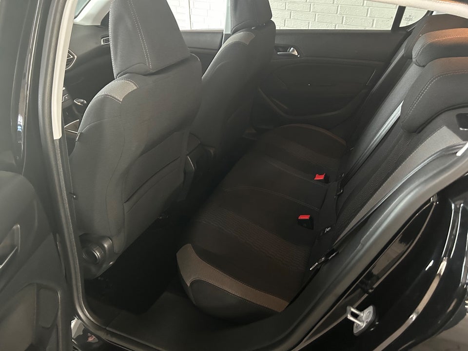 Peugeot 308 1,6 BlueHDi 120 Style 5d