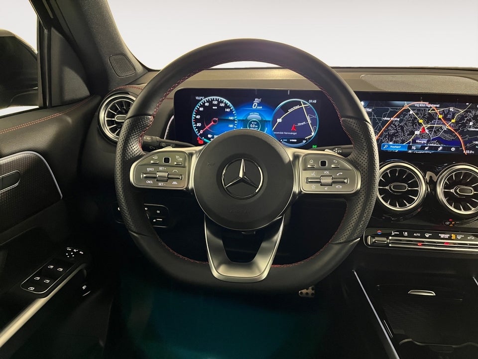 Mercedes EQB250 AMG Line 5d