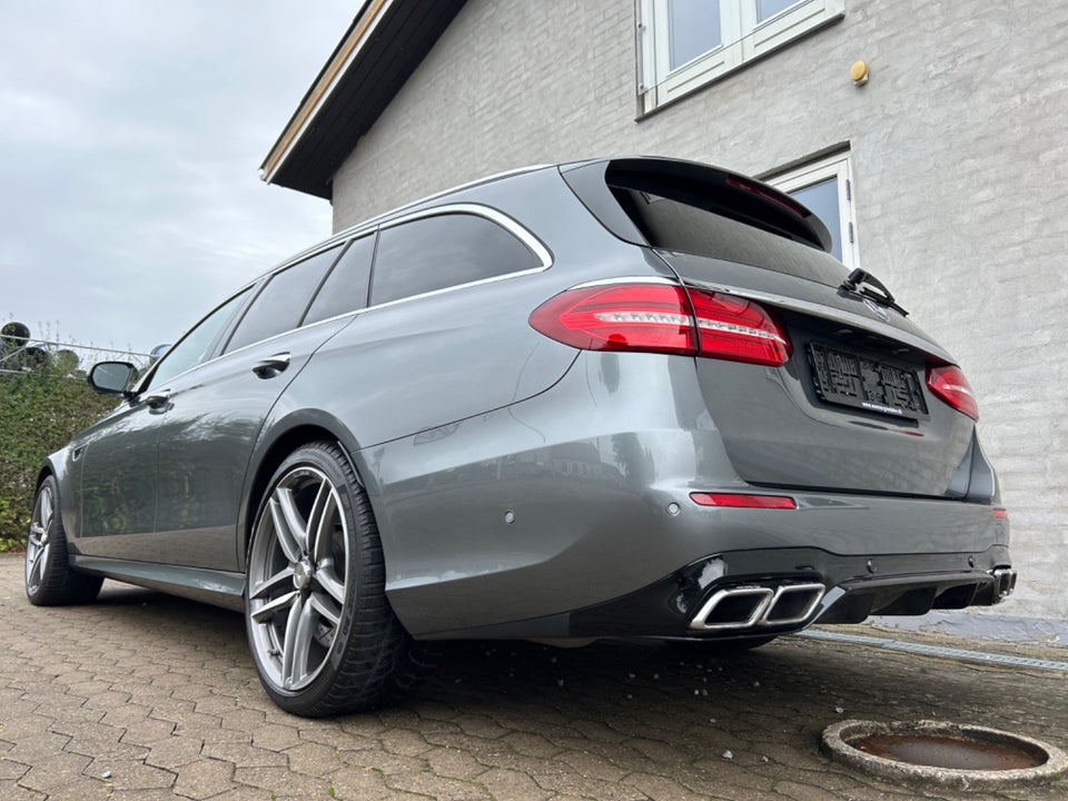 Mercedes E63 4,0 AMG stc. aut. 4Matic+ 5d