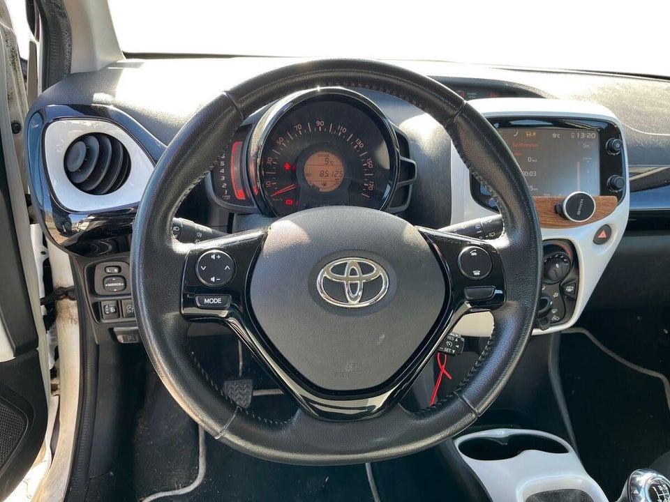 Toyota Aygo 1,0 VVT-i x-pure 5d