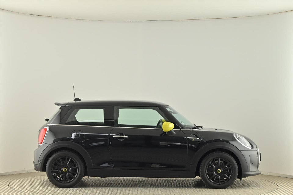 MINI Cooper SE Essential 3d
