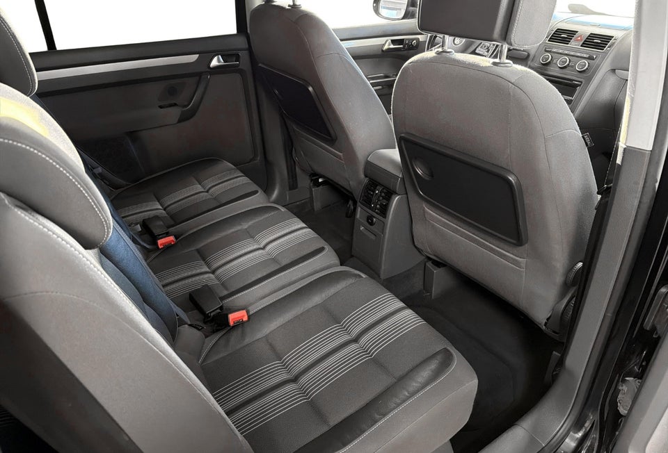 VW Touran 1,6 TDi 105 Match DSG BMT 5d