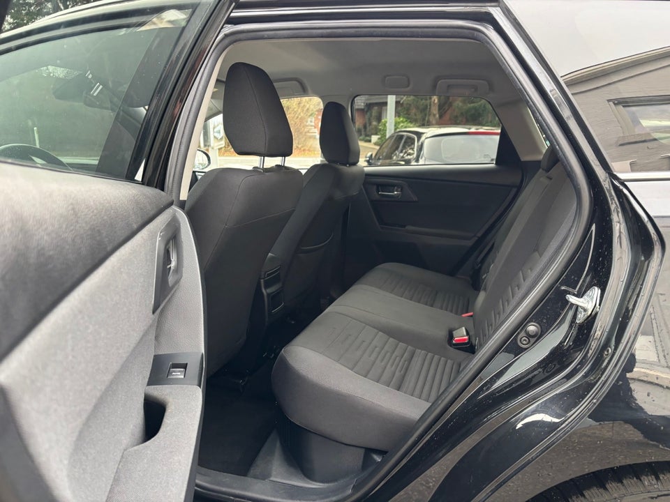 Toyota Auris 1,8 Hybrid H2 Comfort Touring Sports CVT 5d