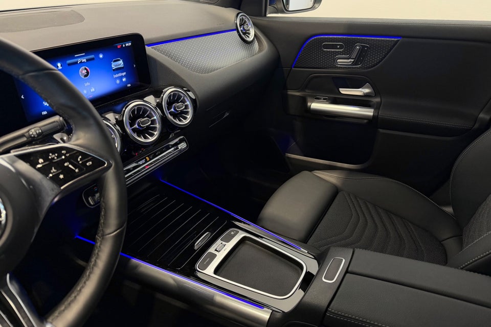 Mercedes EQA300 Progressive 4Matic 5d